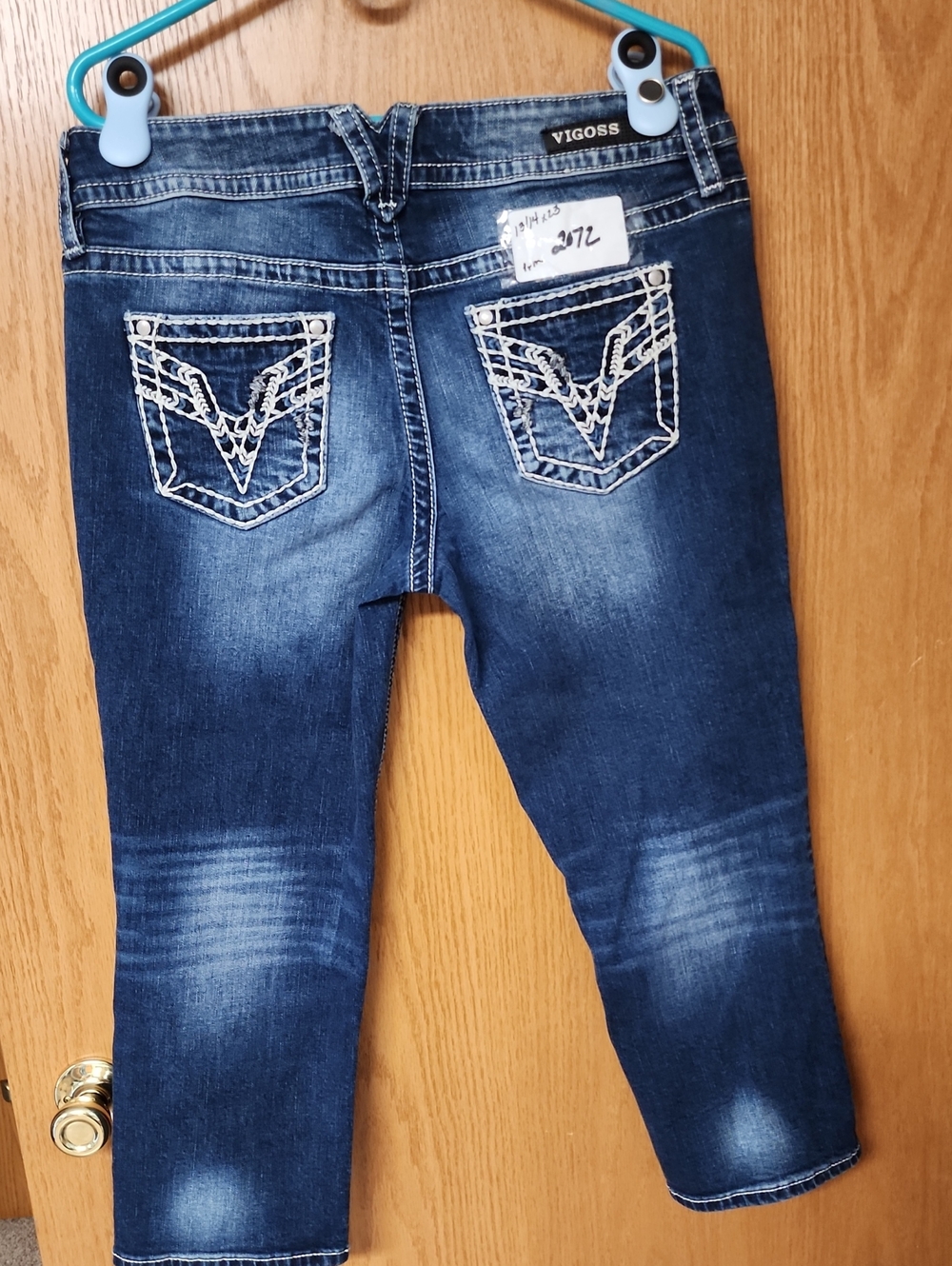 Vigoss Embroidered Back Pocket Cropped Jeans womens 13/14x23 number 2072